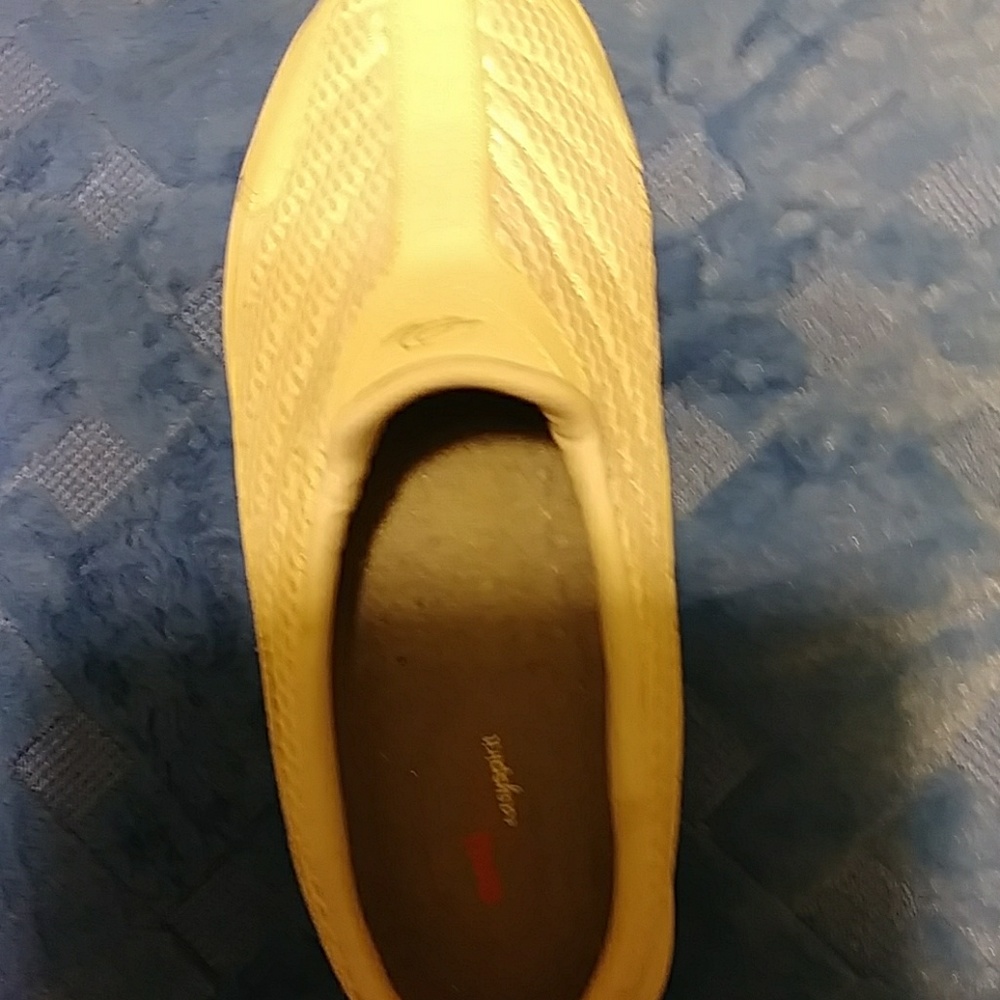 Shoes - Picture 4 of 4
